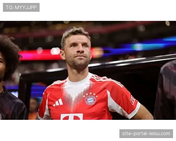 人物特写:老将穆勒在拜仁更衣室内的战术板角色 人物特写:老将穆勒在拜仁更衣室内的战术板角色